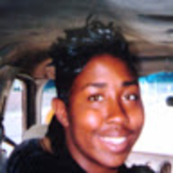 Meet your Posher, Queen - Picture 1 of 1